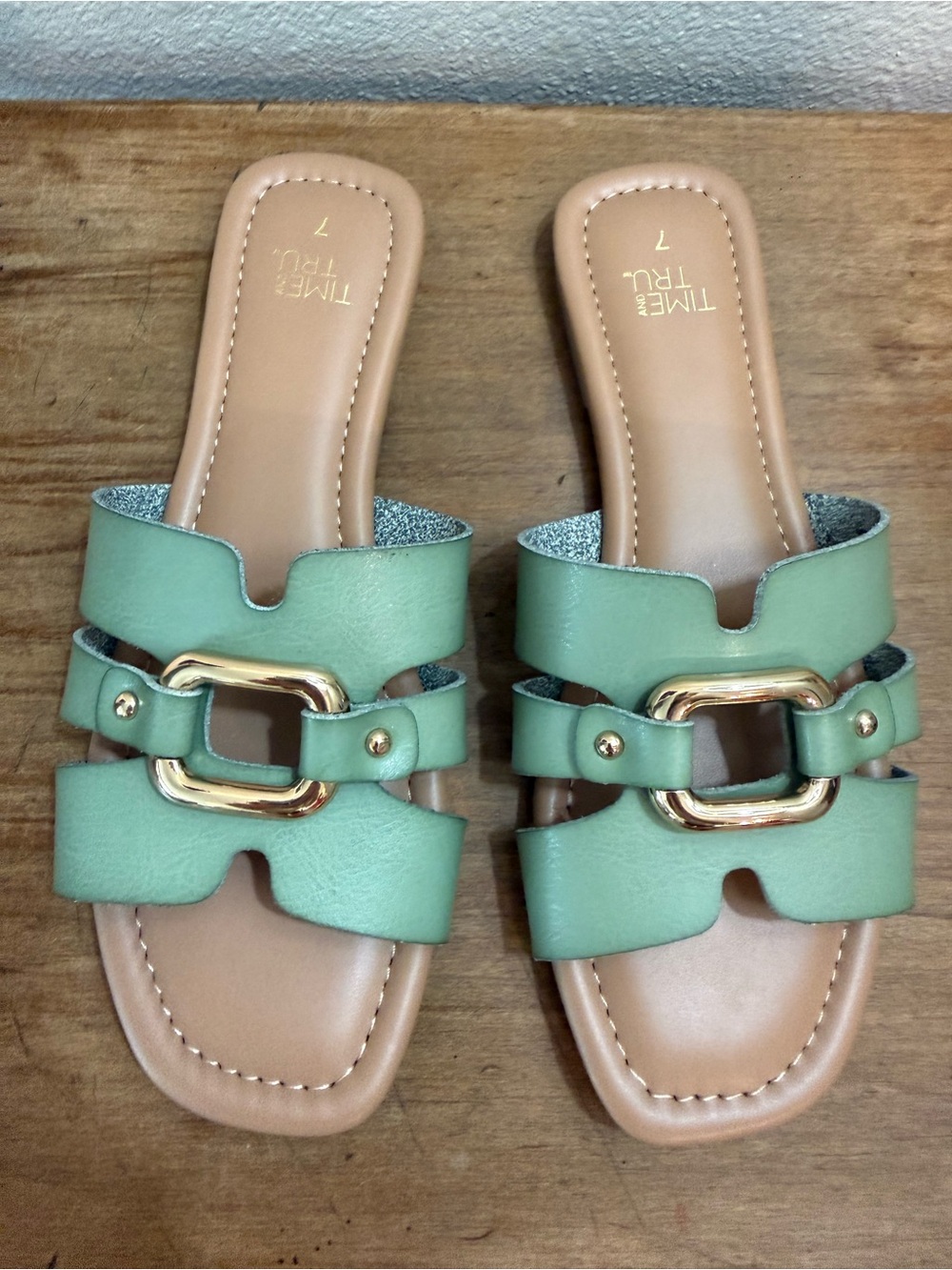 Time and Tru Sage Green Slide Sandals Gold Buckle Hardware Size 7